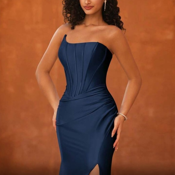 Elegant Navy Blue Tube Evening Gown - Picture 3 of 8